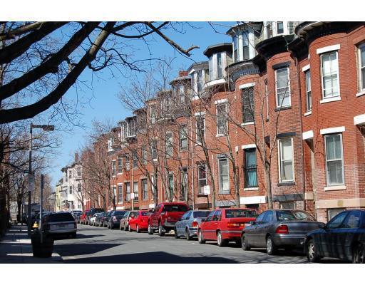 Images are representative samples of the advertised unit. Actual units shown during tours may differ - 31 Delle Ave