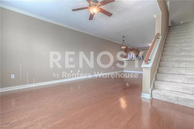 Building Photo - 3 Bedroom / 3.5 Bath Townhouse Near KU MED -  Available in August