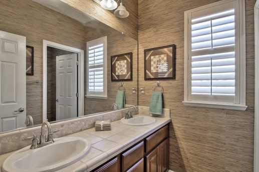 Building Photo - Stunning (Formal Model) 3/3 w/Huge Loft!  Please read entire ad before requesting a viewing!!