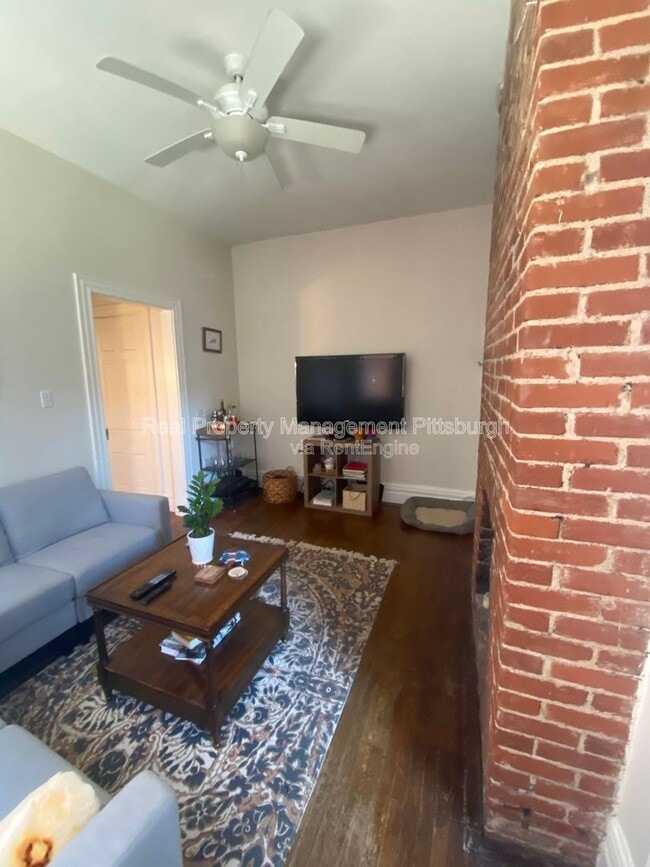 Building Photo - 207 S Millvale Ave
