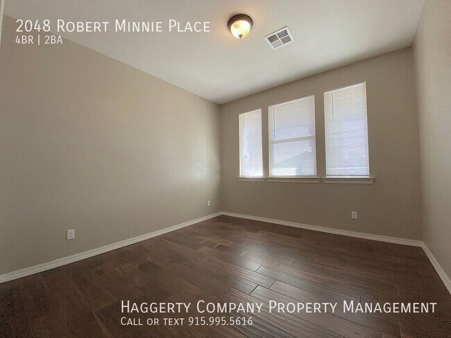 Building Photo - 2048 Robert Minnie