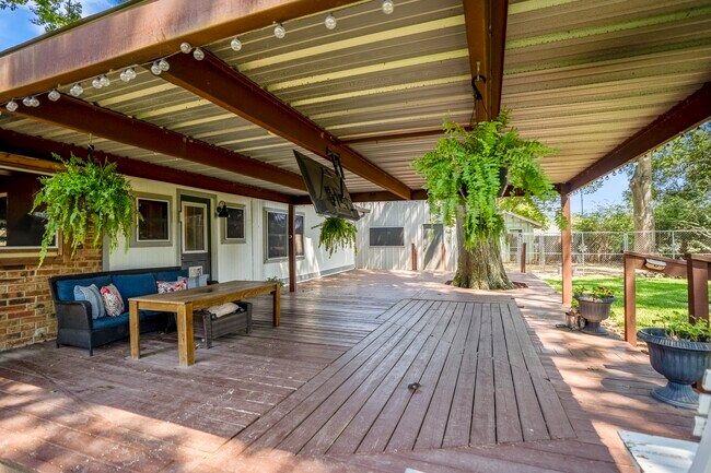 Building Photo - 2411 Orange St