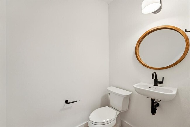 Building Photo - 416 Stagecoach Trail