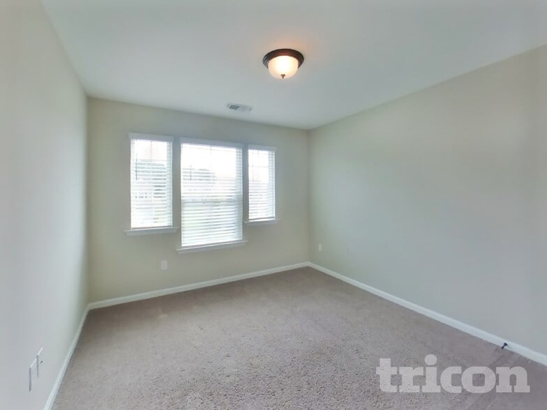 Building Photo - 437 N Ivestor Ct