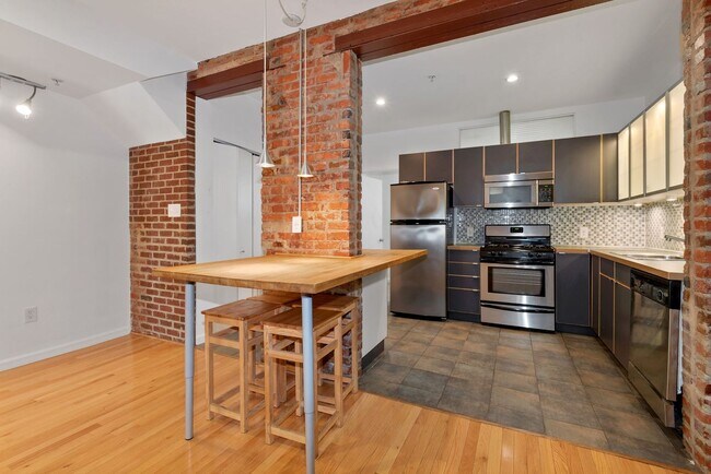 Building Photo - Modern 2B/2B with Parking | Minutes to Brookland Metro, Catholic University, MedStar & Children’s...