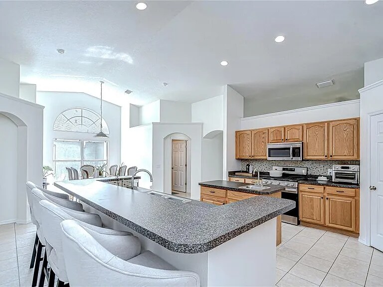 Building Photo - 7107 Colonial Lake Dr