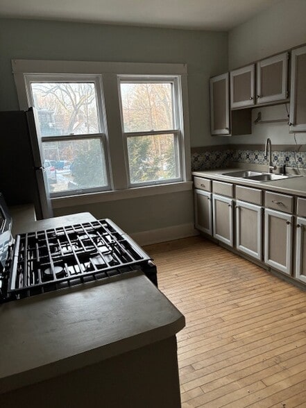 Building Photo - 1042 E Gorham St