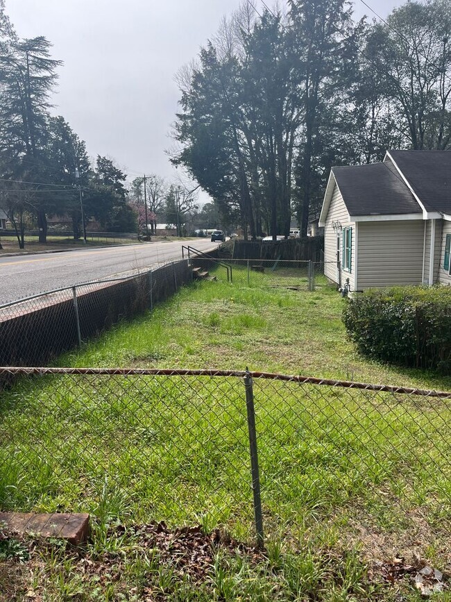 Building Photo - 2 Bedroom house in Warrenville SC