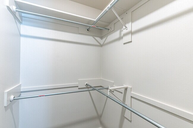 Building Photo - Half off first full month's rent! Zero Dep...