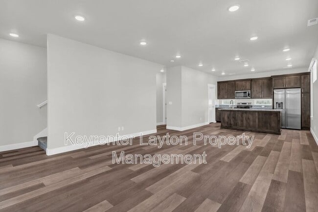 Building Photo - 453 E 690 S