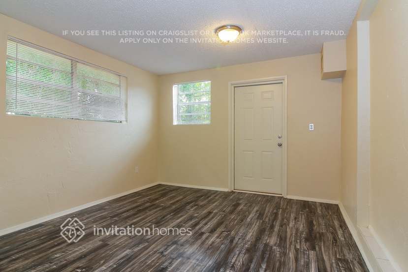 Building Photo - 130 Carolina Ave