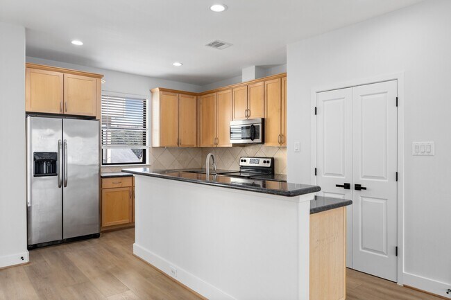 Building Photo - 2315 McIlhenny St