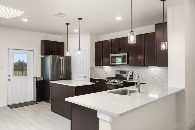 Building Photo - 2108 Eagle Nook Dr