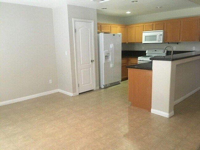 Building Photo - 11409 Pacific Shores Dr
