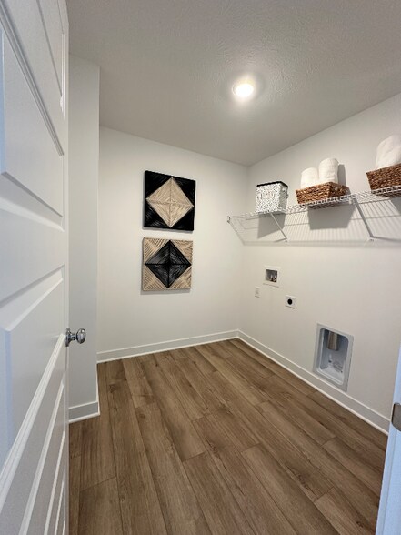 Building Photo - 13871 Gatsby Dr