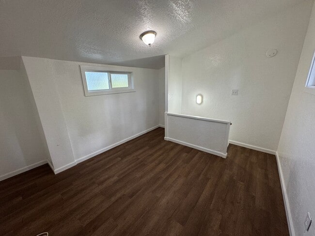 Building Photo - *Move in Bonus- First Month Free* Two Bed One Bath Cottage in Haiku