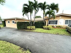 Building Photo - 551 SE 15th St