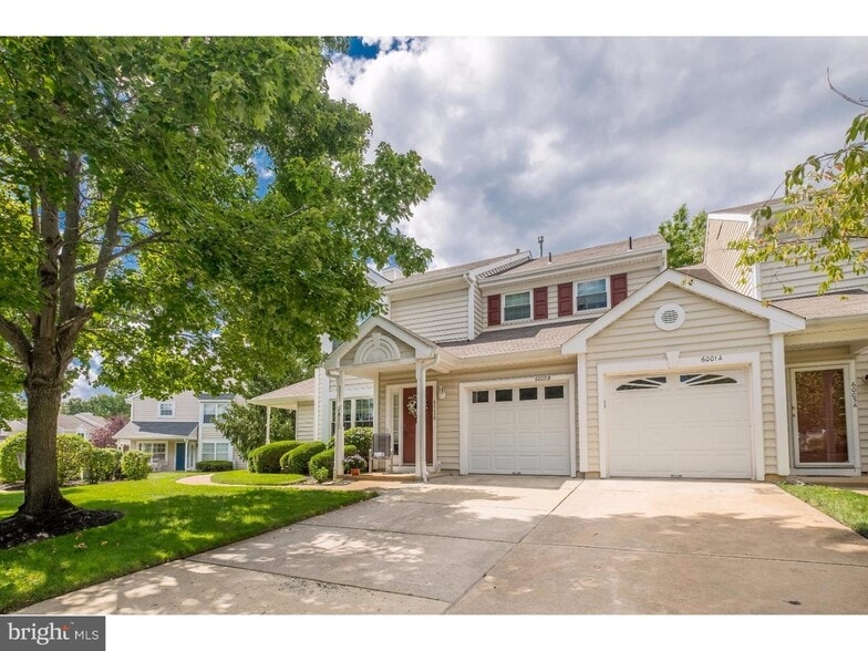 Building Photo - 6001A Normandy Dr