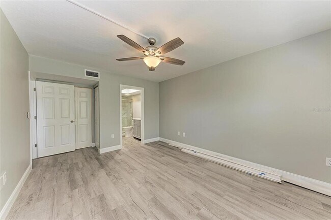 Building Photo - 515 30th Ave W