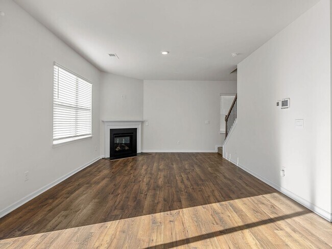 Building Photo - Spacious 3-Bedroom Home in Desirable Talle...