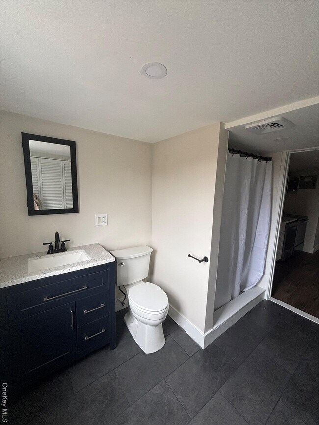 Building Photo - 75 Verbank Rd