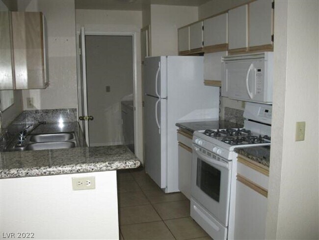 Building Photo - 2200 S Fort Apache Rd