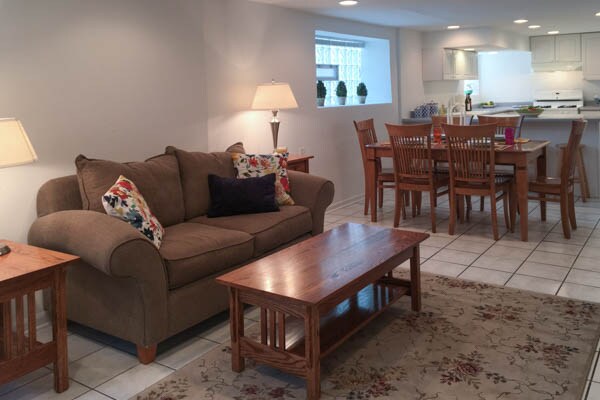 Building Photo - 4200 N Damen Ave