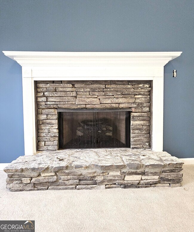 Building Photo - 303 Apache Dr