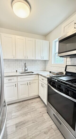 Building Photo - 26 Lombardi Pl