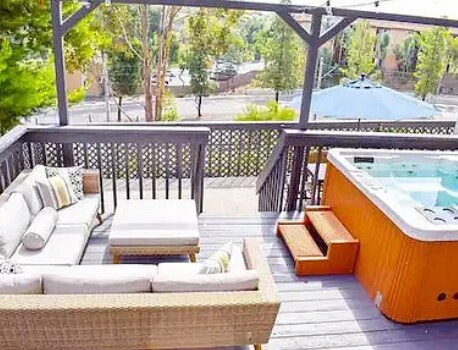 Building Photo - 4433 Date Ave