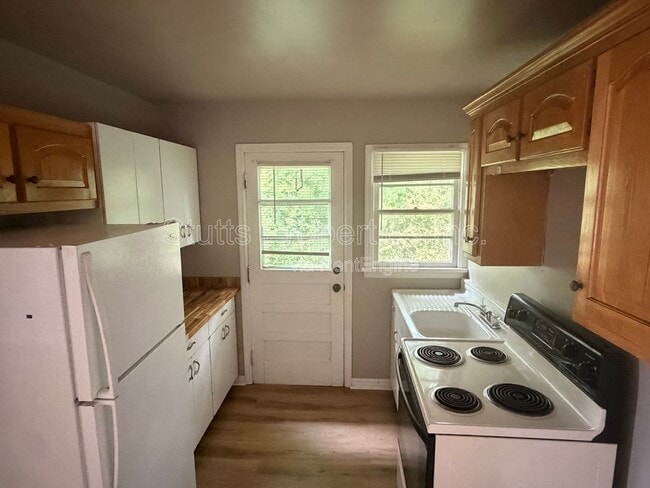 Building Photo - 1027 Bellemeade Ave