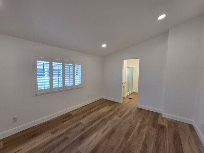 Building Photo - Beautifully remodeled 3 bed/2 bath Manufac...