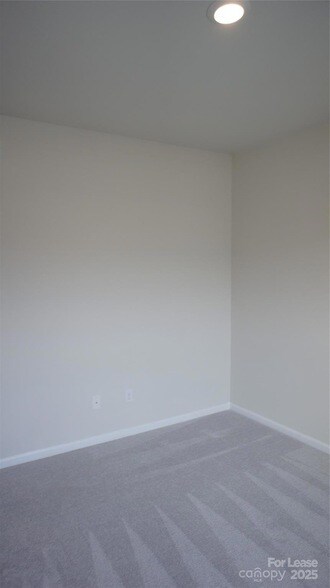 Building Photo - 106 White Apple Wy