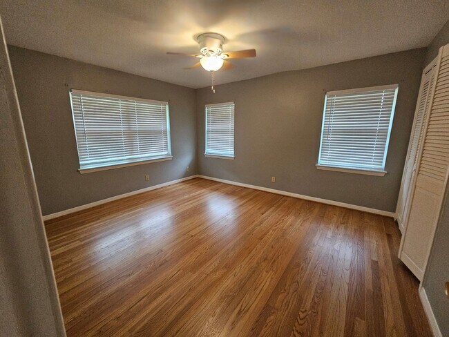 Building Photo - 1518 Lawrence St