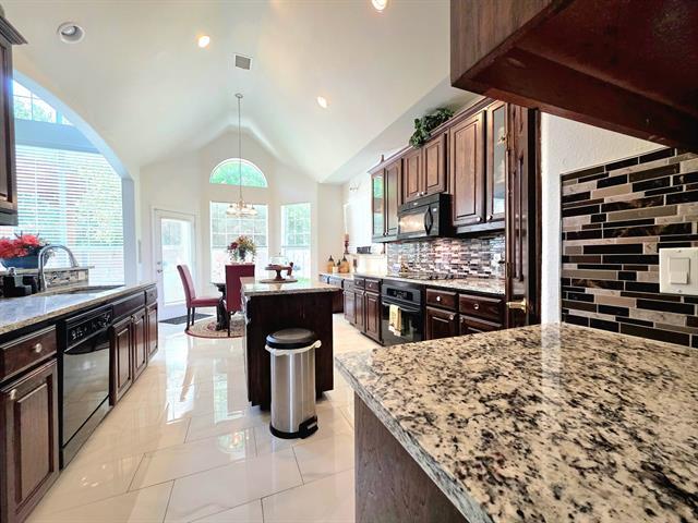 Building Photo - 4100 Nicklaus Ave