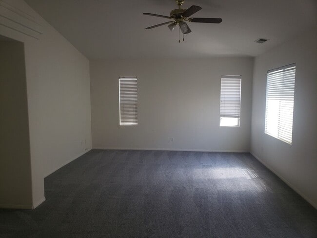 Building Photo - Large 4 BR + Office/Den in Gated Comunity - South Temecula