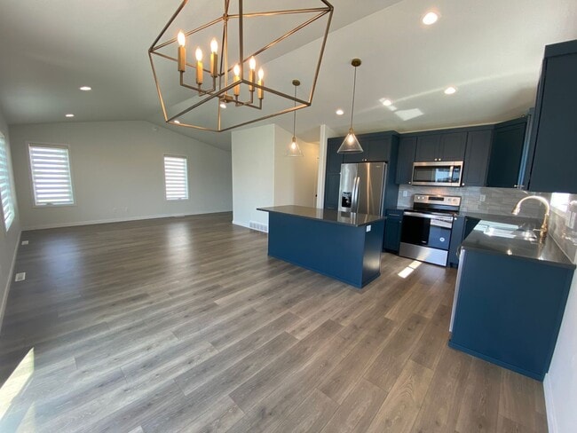 Building Photo - 3 bed, 2.5 bath South Fargo Home For Rent!