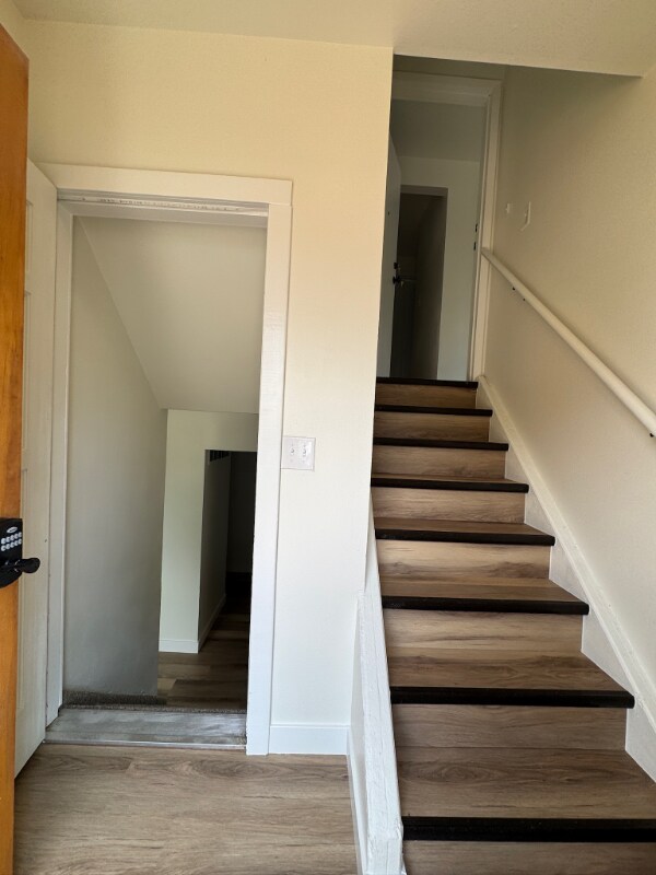 Building Photo - 806 Meeker St