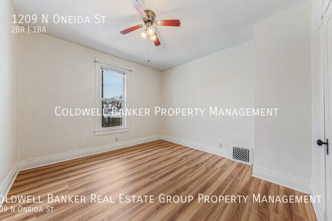 Building Photo - 1209 N Oneida St
