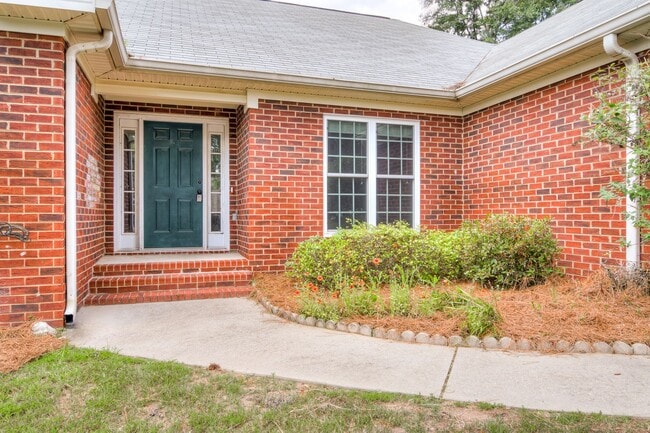 Building Photo - Brick Ranch in Evans