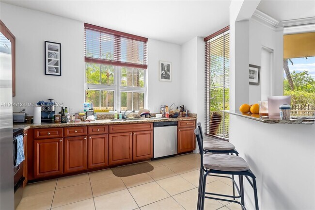 Building Photo - 3001 NE 185th St