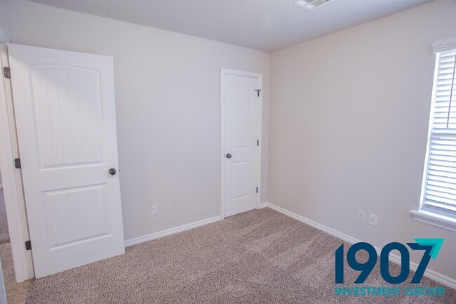 Building Photo - 6833 NW 157th St