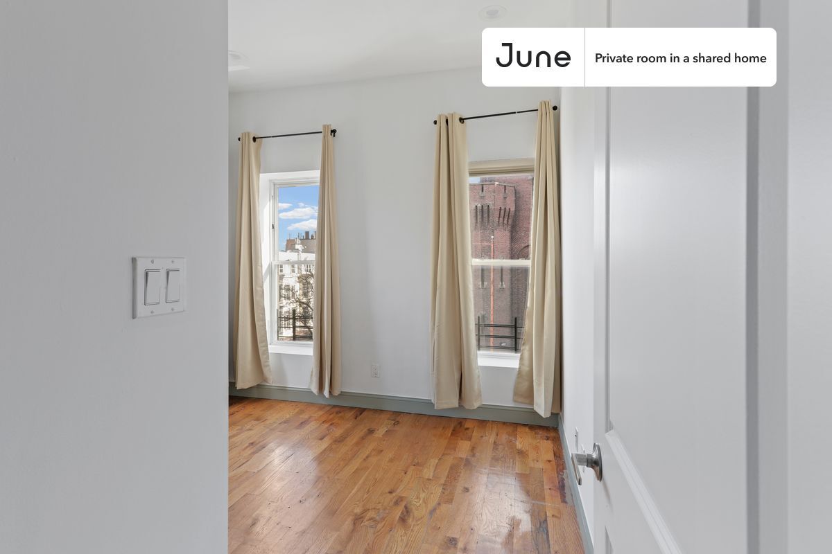 Building Photo - Room in Shared 4 bed/2 bath home