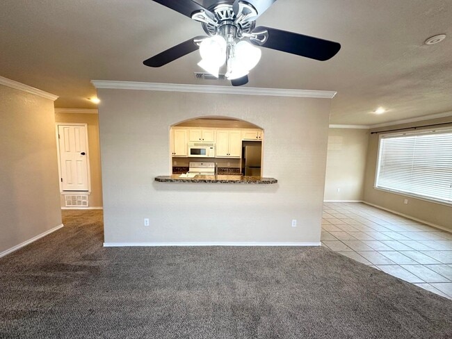 Building Photo - 2 Bedroom 1 Bathroom For Rent