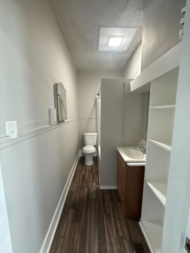 Building Photo - FOR RENT - Renovated Duplex in Gallatin - Half Off 1st Month Move in Special!