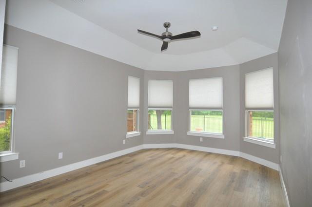 Building Photo - 3812 Lakeway Dr