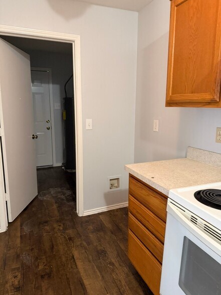 Building Photo - 3019 Oak Ridge Pl