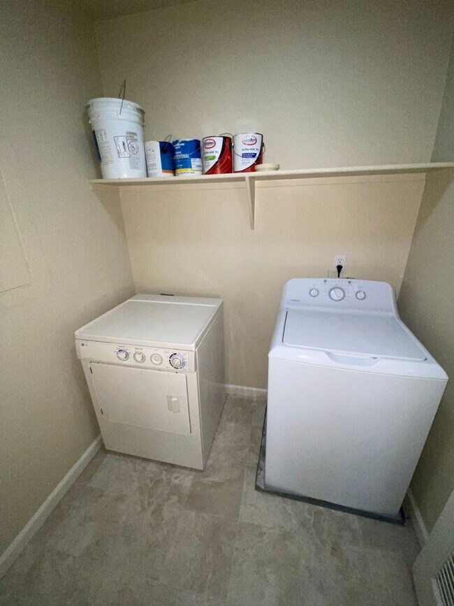 Building Photo - Triana North - South Meadows - 2 Bed 2 Bath