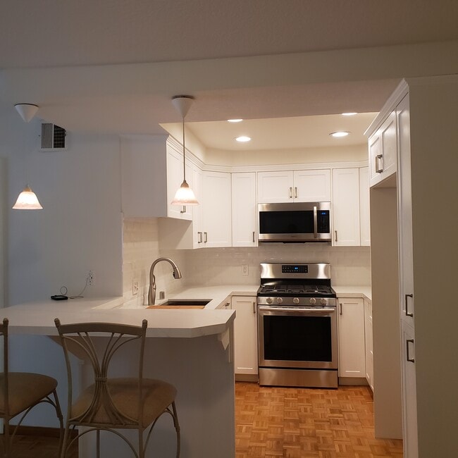 Building Photo - 8515 Falmouth Ave