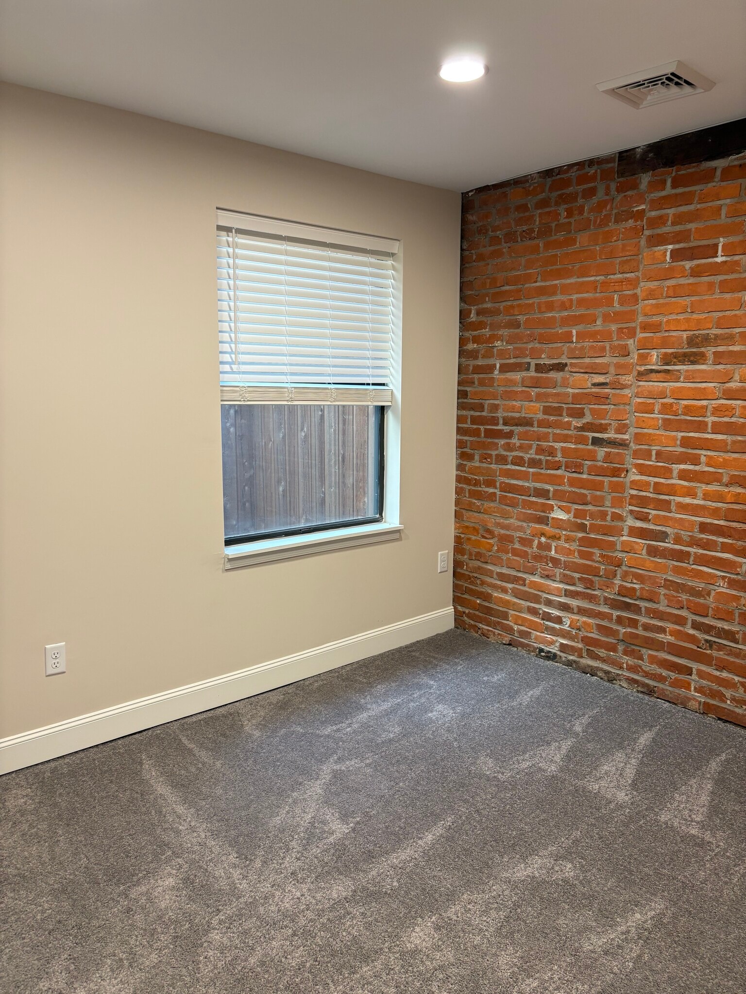 Bedroom - 905 N Orange St